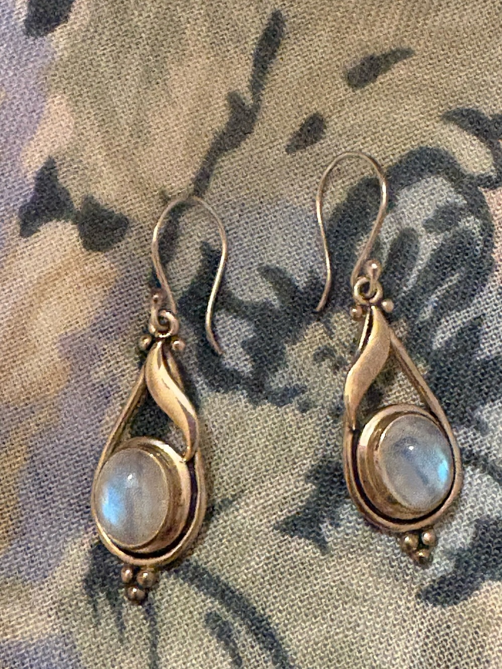 Artisan Crafted Rainbow Moonstone & Sterling Silver Drop Earrings ~ Vintage - Picture 4 of 6